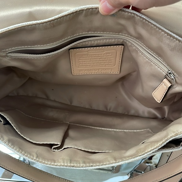 EUC AUTH COACH TAYLOR FOIL BEIGE CREAM FLAP SHOULDER BAG CROSSBODY HANDBAG - Picture 9 of 13